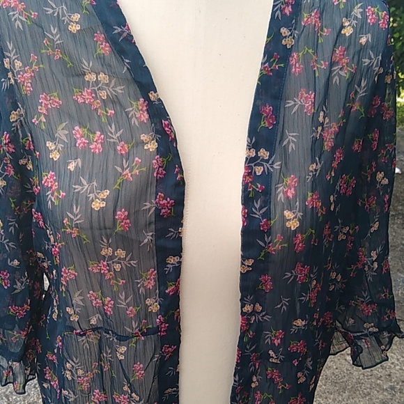 💜Floral shawl - Picture 2 of 3